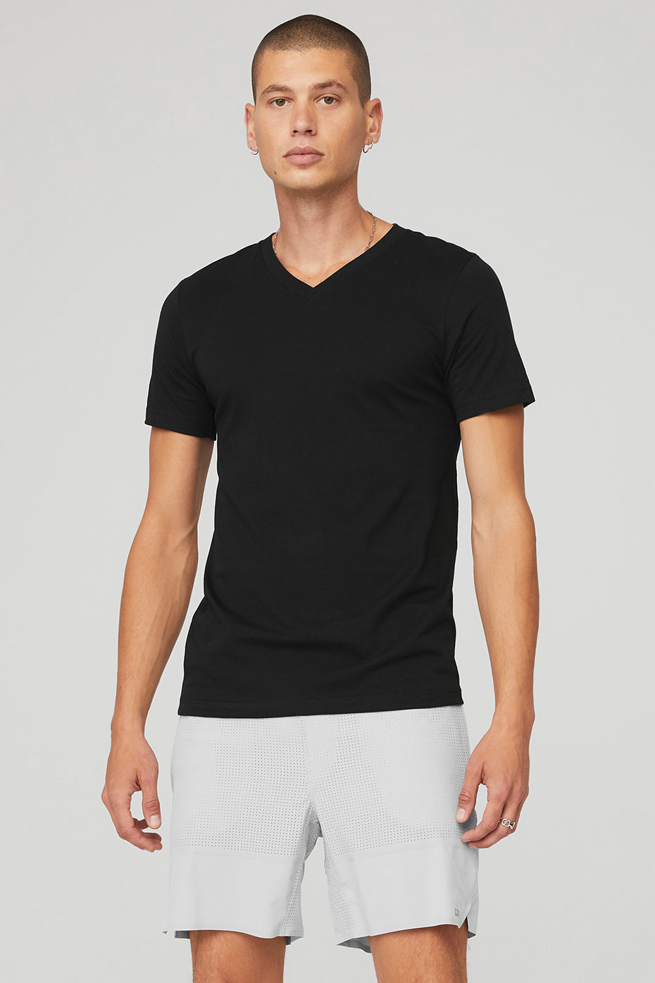 Black Men's Alo Yoga The Triumph V-Neck Tee Short Sleeve | DSL-128746
