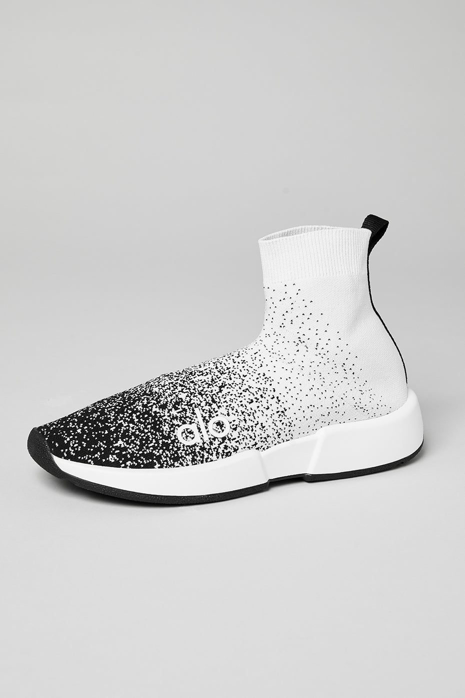 Black / White Women's Alo Yoga Velocity Knit Sneaker Shoes | LYX-038456