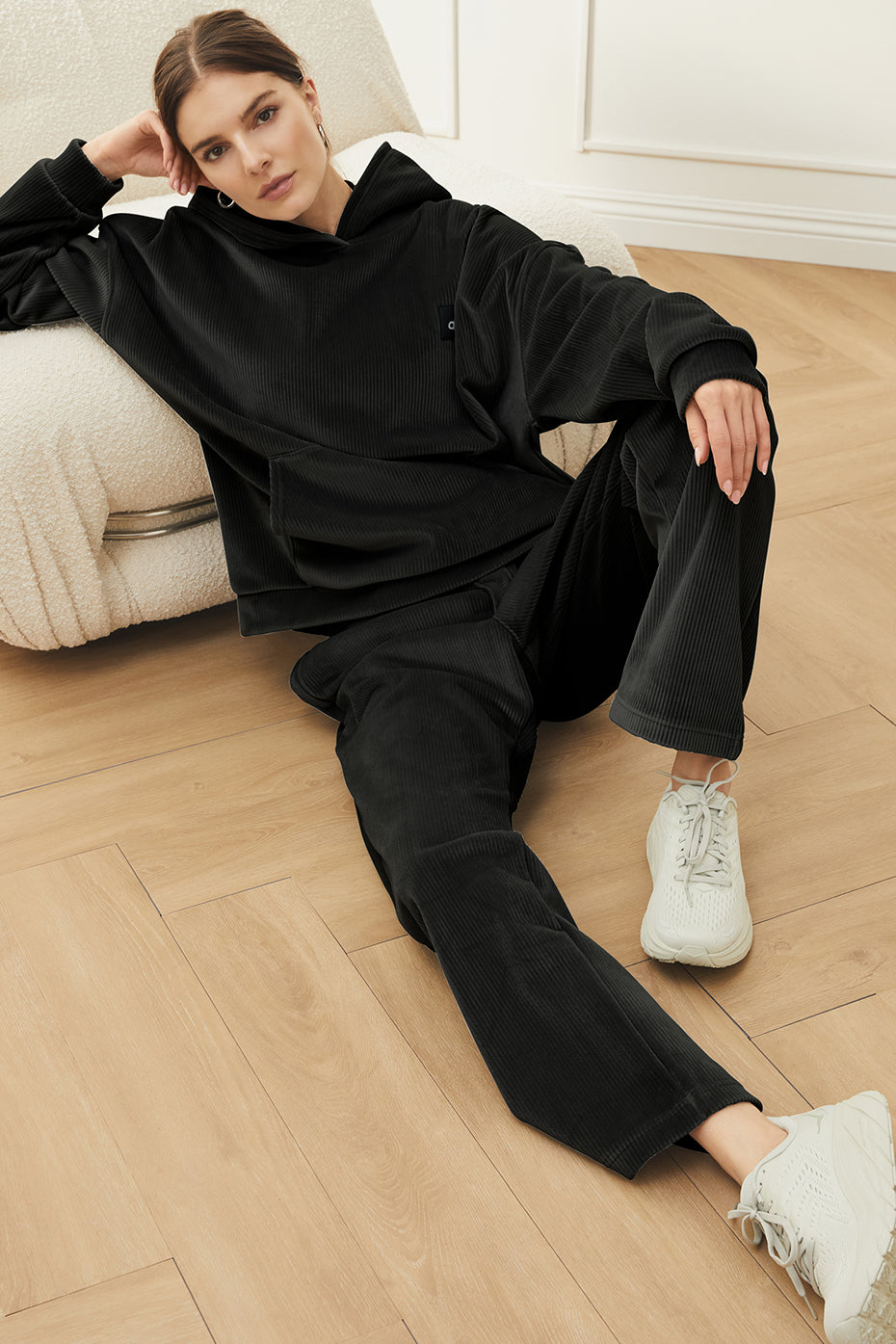 Black Women's Alo Yoga Velour Baller Sweatpants | YZP-163078